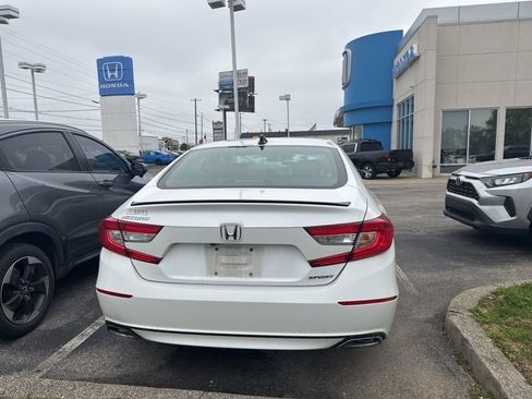 Used 2022 Honda Accord Sport image 9