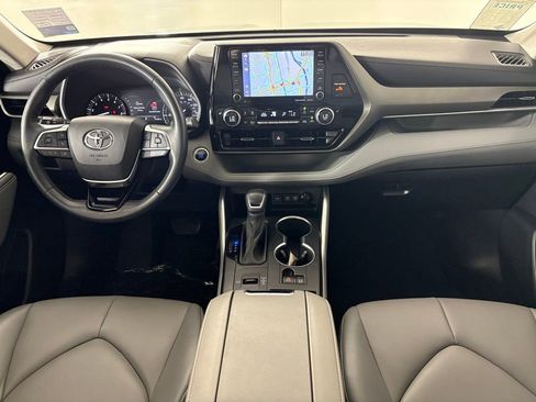 Used 2021 Toyota Highlander XLE image 41