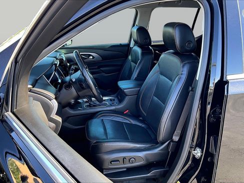 Used 2018 Chevrolet Traverse Premier FWD image 25