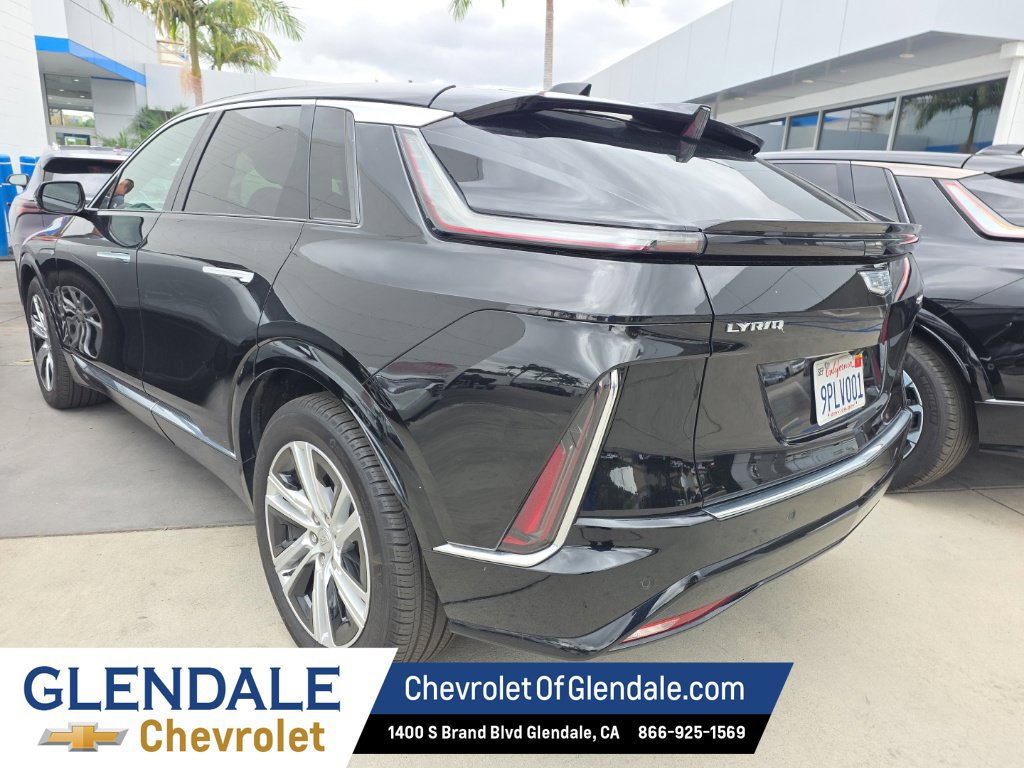 Used 2024 Cadillac Lyriq Tech AWD/4WD image 3