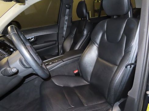 Used 2020 Volvo XC90 T5 Momentum FWD image 18