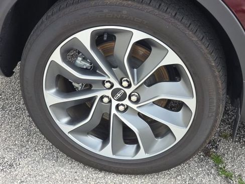 Used 2022 Lincoln Nautilus Reserve w/ Equipment Group 201A image 10