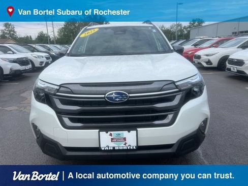Certified 2025 Subaru Forester Premium AWD/4WD image 2