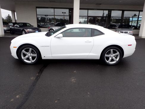 Used 2010 Chevrolet Camaro LT w/ Interior Accent Trim Package image 2