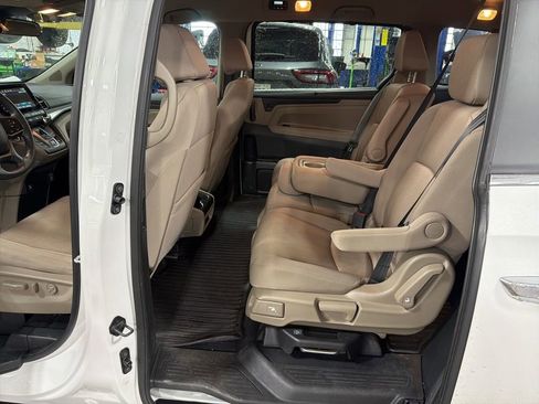 Used 2023 Honda Odyssey EX image 7