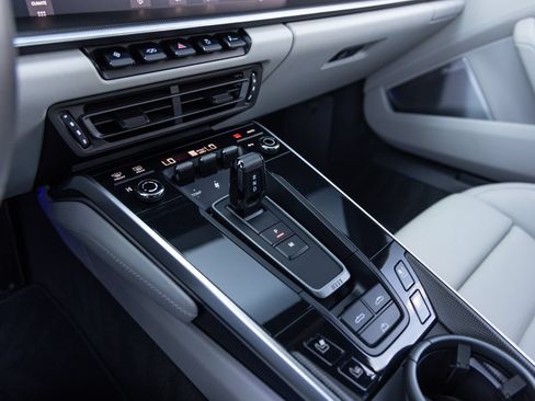 Certified 2021 Porsche 911 Turbo S AWD/4WD image 19