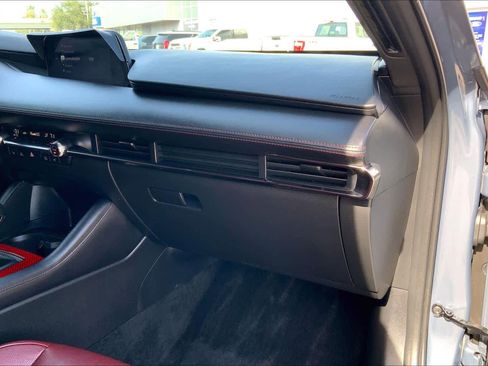 Used 2023 MAZDA MAZDA3 s image 17