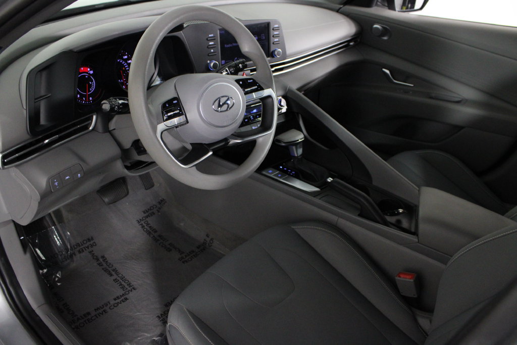 Certified 2022 Hyundai Elantra SEL FWD image 18