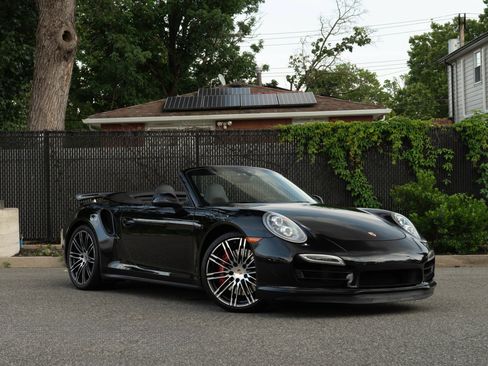 Used 2014 Porsche 911 Turbo image 2