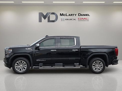 Certified 2024 GMC Sierra 1500 Denali w/ Technology Package AWD/4WD image 2