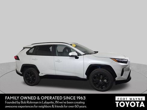 Used 2023 Toyota RAV4 SE AWD/4WD image 5