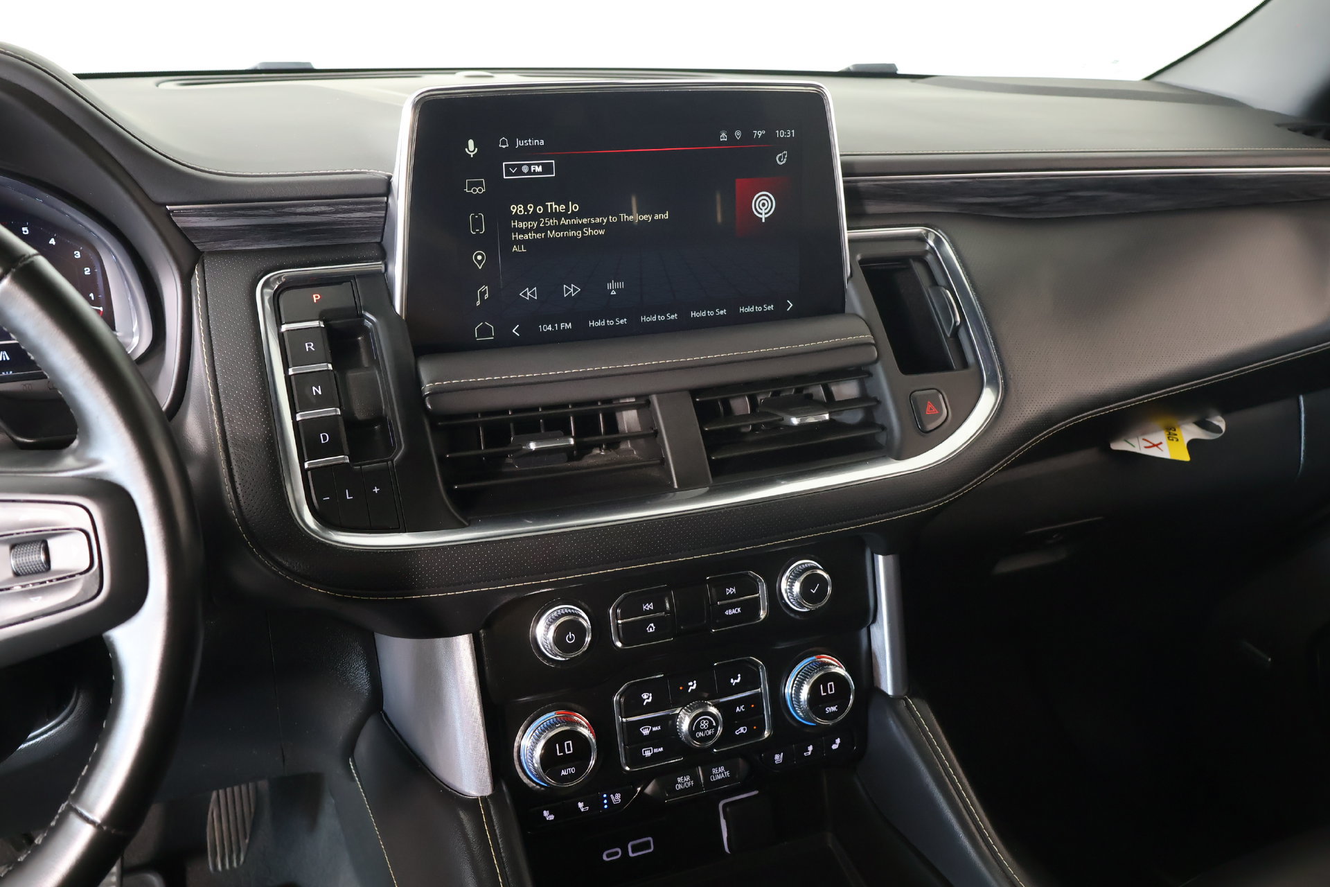 Used 2024 GMC Yukon XL SLT w/ SLT Luxury Package RWD image 5