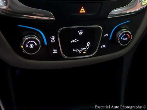 Used 2020 Chevrolet Equinox LS w/ LS Convenience Package image 23