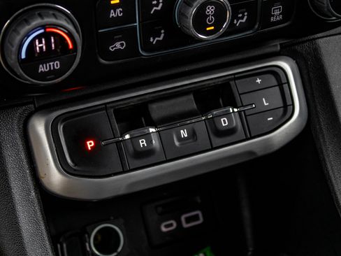 Used 2023 GMC Acadia SLT image 22