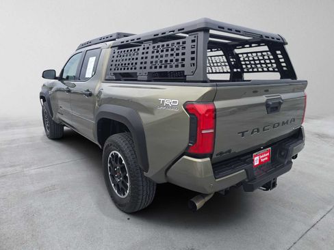 Used 2025 Toyota Tacoma TRD Off-Road w/ TRD Off Road Upgrade Package AWD/4WD image 5