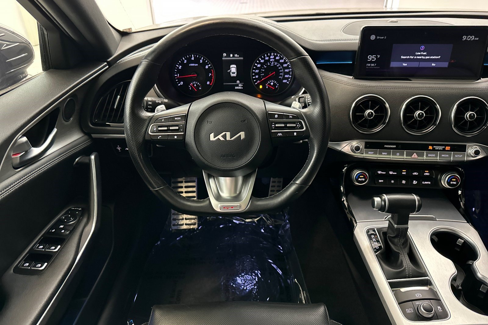 Used 2022 Kia Stinger GT1 RWD image 31