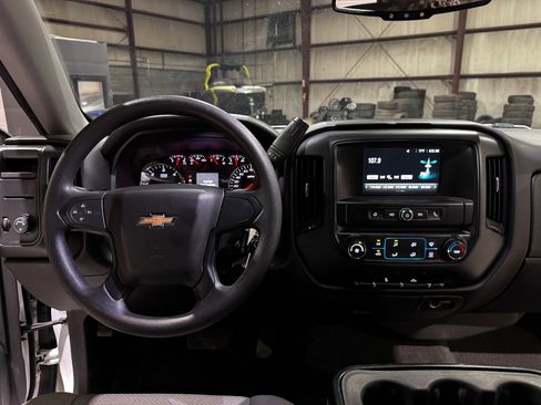 Used 2018 Chevrolet Silverado 1500 Custom w/ Custom Value Package image 29