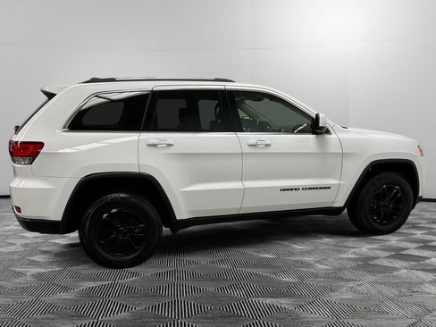 Used 2020 Jeep Grand Cherokee Laredo image 6
