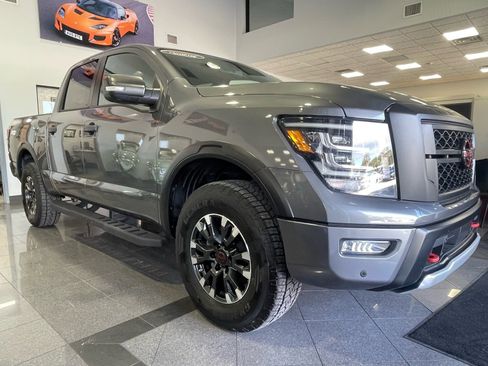Used 2023 Nissan Titan PRO-4X w/ Pro-4x Convenience Package image 6
