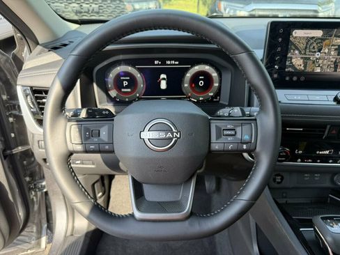 Used 2026 Nissan Rogue SL FWD image 5