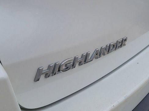 Used 2018 Toyota Highlander XLE image 5