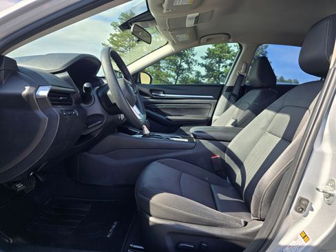 Used 2021 Nissan Altima 2.5 SV FWD image 11