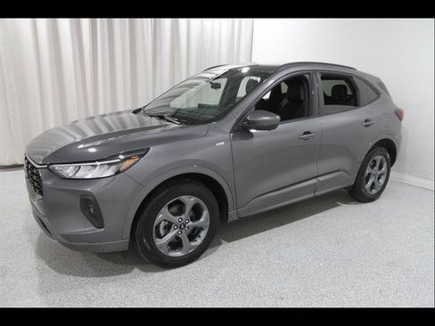Certified 2023 Ford Escape ST-Line Select w/ Tech Pack #2 AWD/4WD image 3