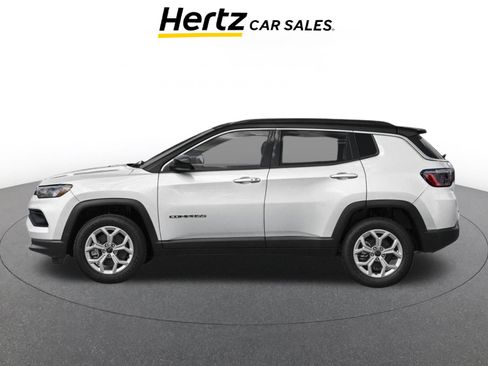 Used 2025 Jeep Compass Limited AWD/4WD image 3