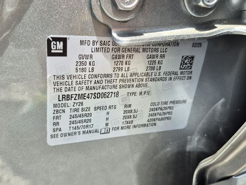 Used 2025 Buick Envision Avenir AWD/4WD image 36