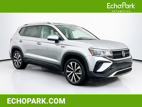 Used 2022 Volkswagen Taos SE w/ Panoramic Sunroof Package AWD/4WD image 1
