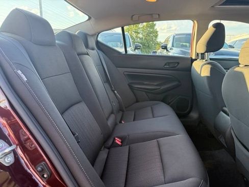 Used 2024 Nissan Altima 2.5 SV w/ SV Premium Package FWD image 24