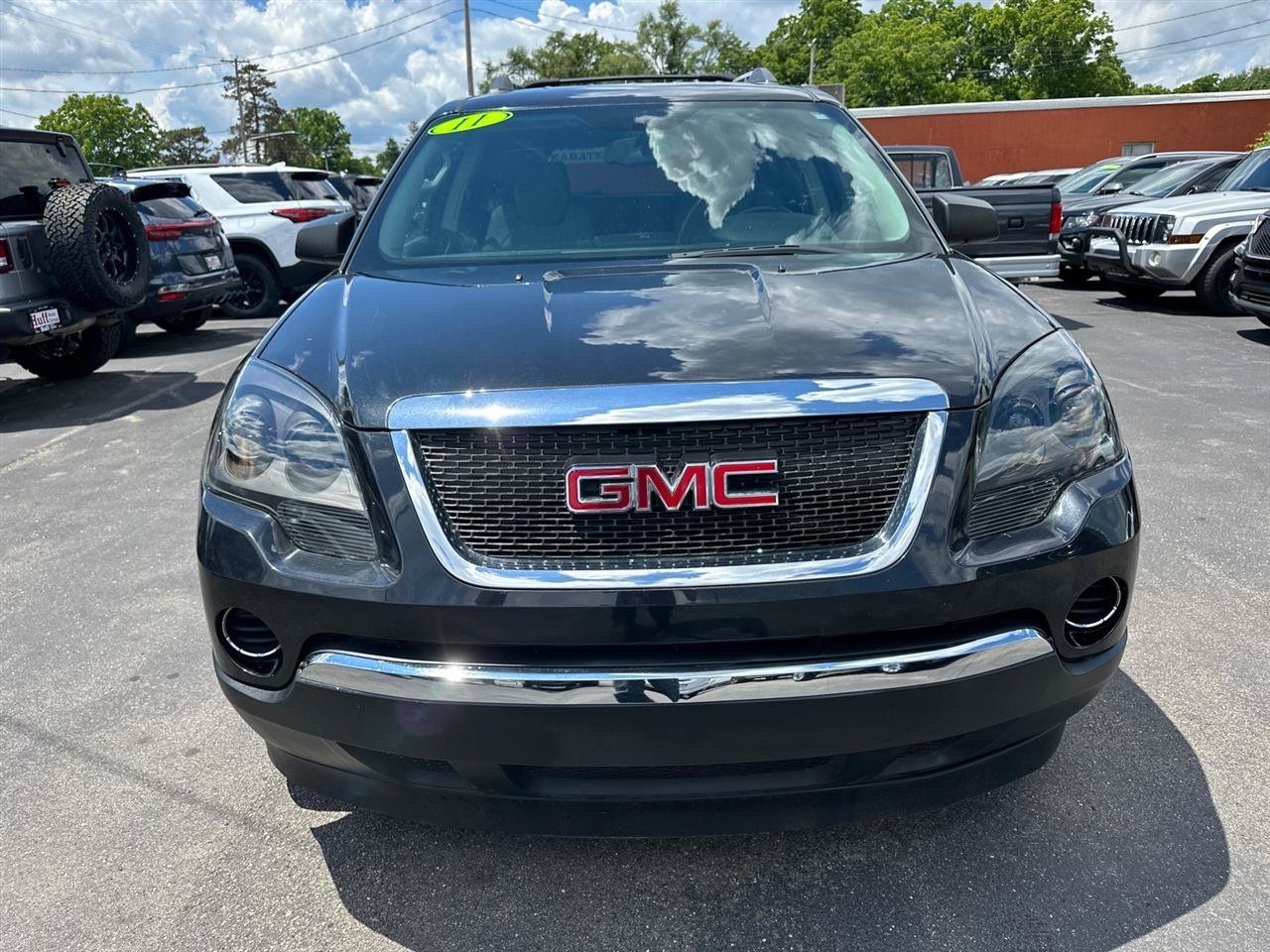 Used 2011 GMC Acadia SL w/ Preferred Package FWD image 3