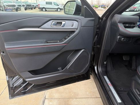 Certified 2025 Ford Explorer ST-Line image 10
