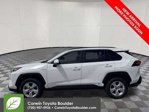 Used 2019 Toyota RAV4 XLE w/ Convenience Package AWD/4WD image 4