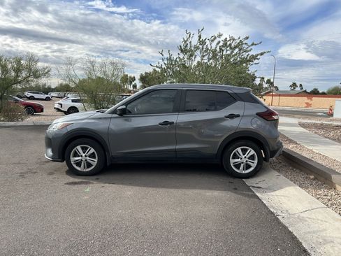Used 2024 Nissan Kicks S image 6