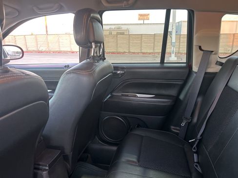 Used 2016 Jeep Compass Latitude image 9