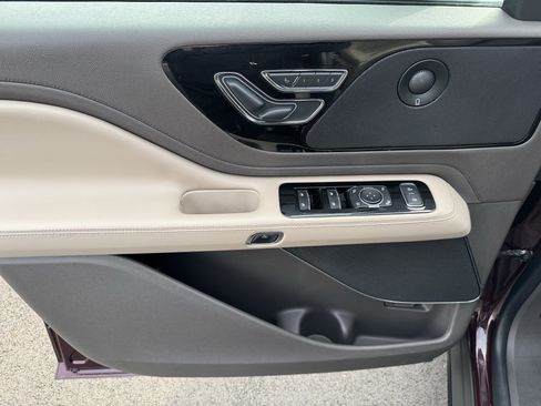 Used 2022 Lincoln Aviator Reserve w/ Equipment Group 201A image 22