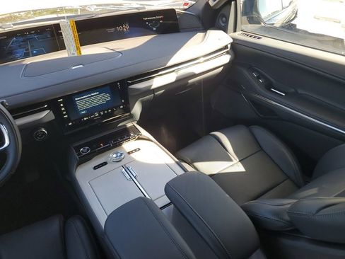 New 2025 Lincoln Navigator Reserve w/ Jet Appearance Package image 16