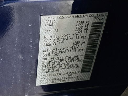 Used 2025 Nissan Murano SV AWD/4WD image 12