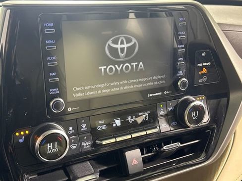 Used 2022 Toyota Highlander XLE image 20