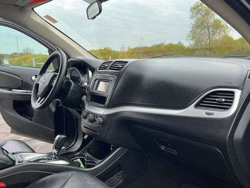 Used 2018 Dodge Journey SE w/ Blacktop Package image 27