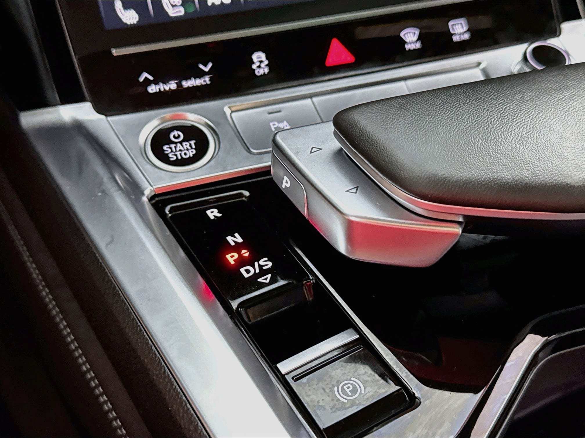 Used 2024 Audi Q8 e-tron Premium Plus AWD/4WD image 20