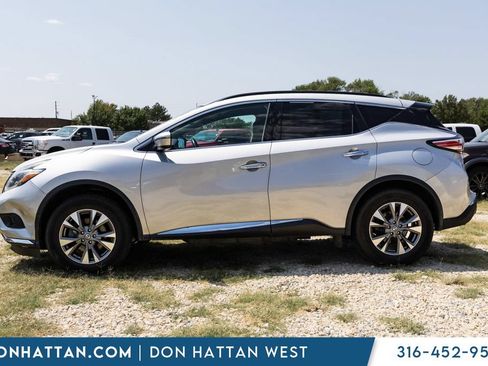Used 2018 Nissan Murano SV FWD image 3
