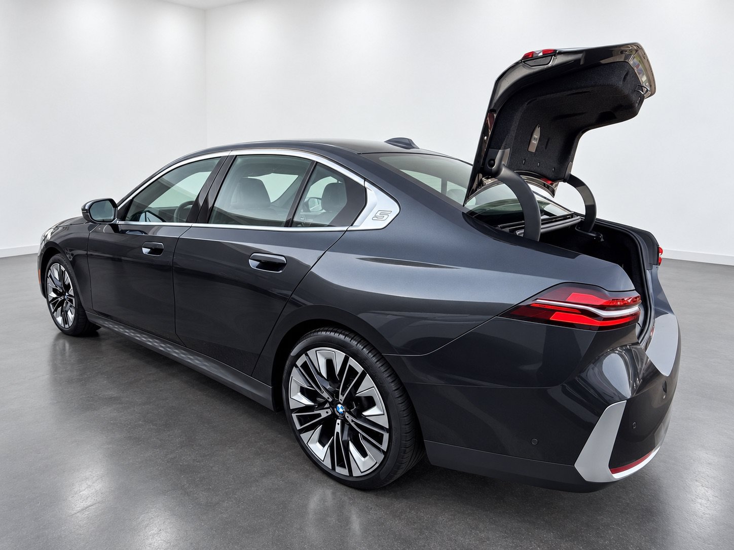 Used 2026 BMW 540i xDrive AWD/4WD image 13