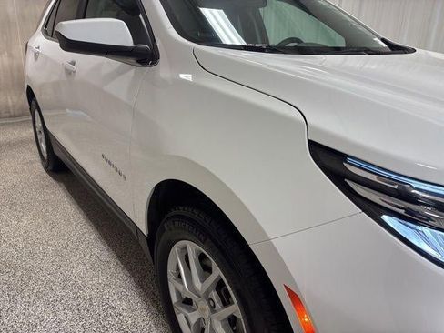 Used 2024 Chevrolet Equinox LT image 32