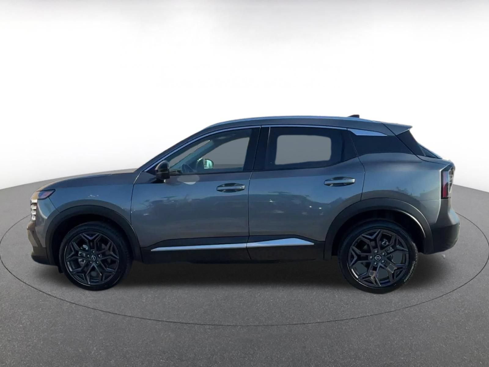 Used 2026 Nissan Kicks SR FWD image 7