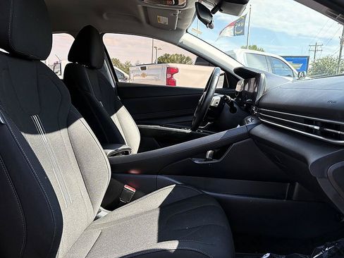 Used 2023 Hyundai Elantra SEL w/ Convenience Package FWD image 12