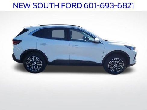 New 2025 Ford Escape SE image 13