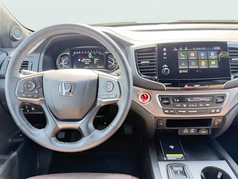Used 2025 Honda Passport EX-L image 12