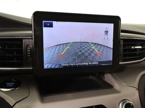 Used 2023 Ford Explorer XLT w/ Equipment Group 202A RWD image 6